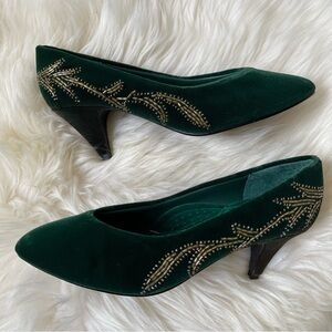 NWOT Vintage Vanna White Forest Green Velvet Velour Beaded Heels Never Worn! 6